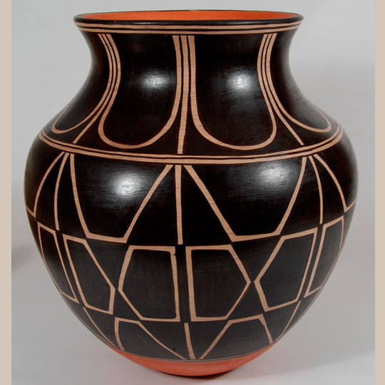 Lisa Holt and Harlan Reano Pottery - C3310J